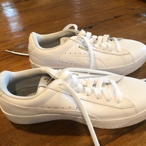 Women's Puma sneakers